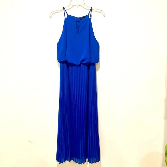 open lace back dress Bardot Pleated Midi Dress - Royal Blue